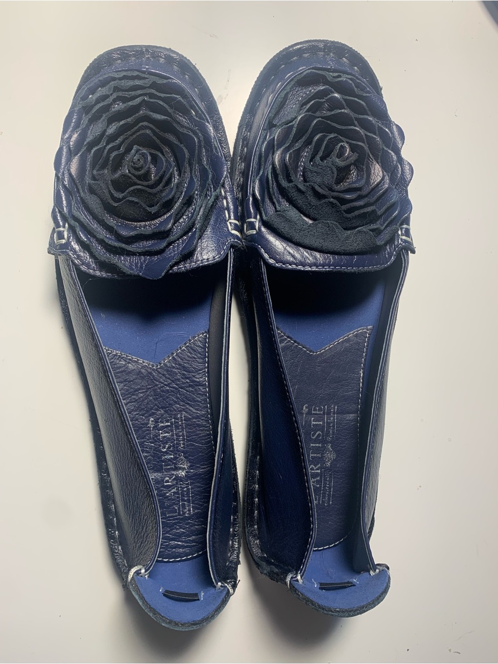 L'ATISTE Navy Blue Leather Floral Loafers